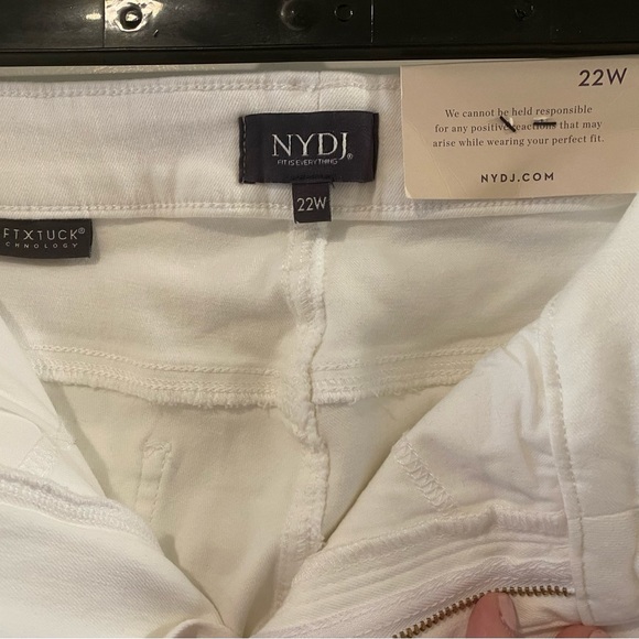NYDJ cropped jeans, white, size 22W. Small cuff. NWT. - Picture 4 of 5